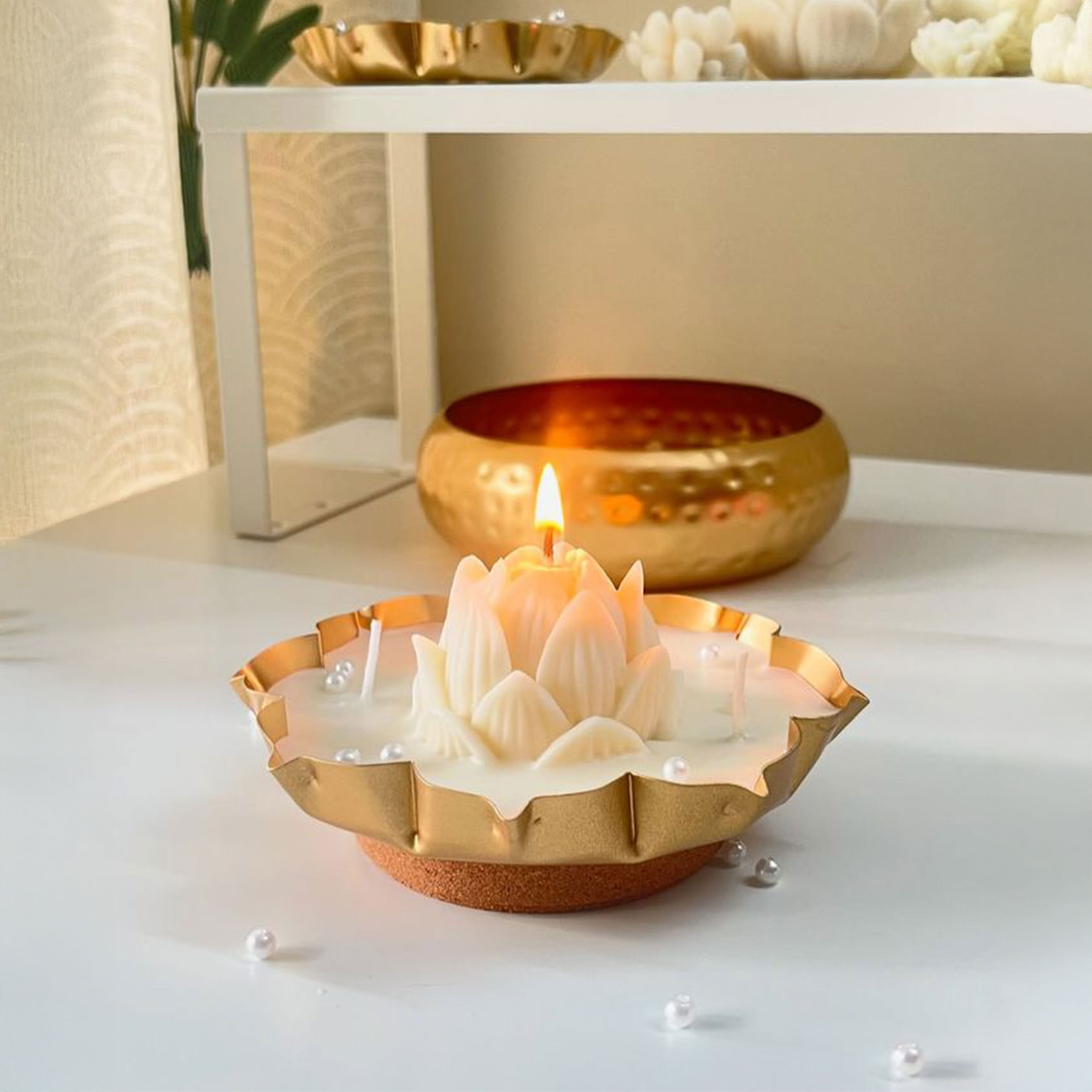 Lotus Glow Urli